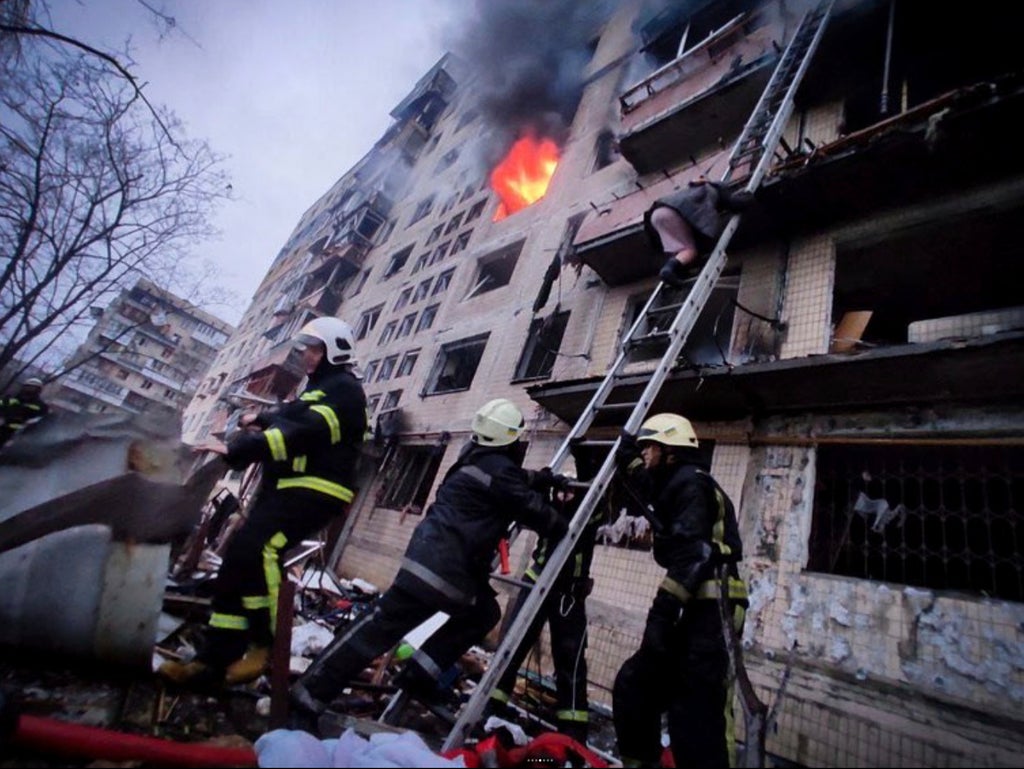 two-people-killed-in-kyiv-airstrikes-as-russia-attack-on-capital-hits-residential-building