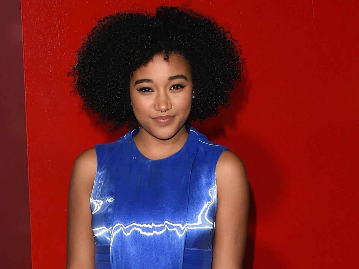 amandla-stenberg-defends-calling-out-new-york-times-film-critic-for-objectification
