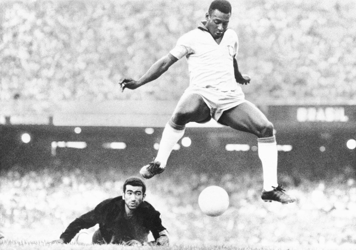 nobody-disputes-pele’s-greatness-but-goal-count-fuels-debate