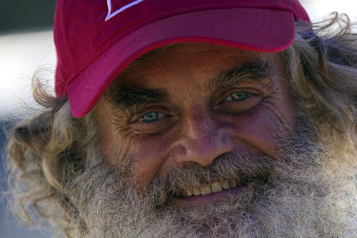 australian-sailor-in-emotional-goodbye-after-floating-three-months-lost-at-sea-with-a-stray-dog