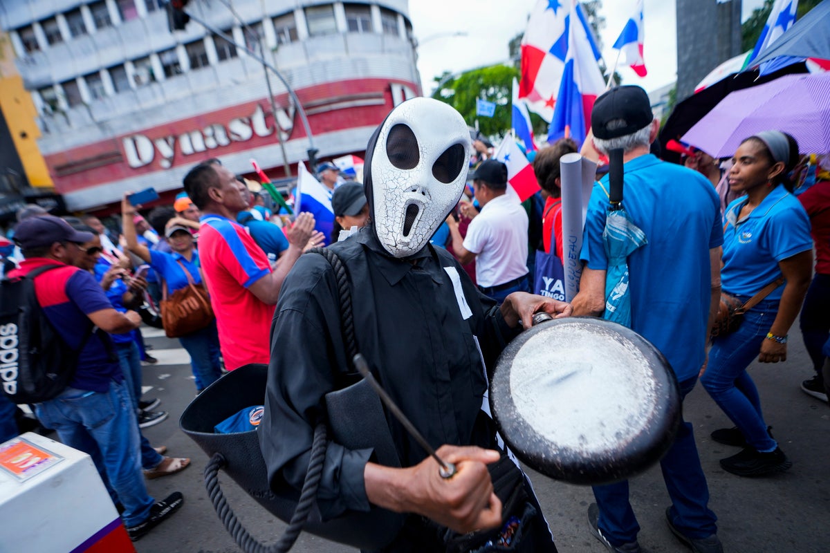 panama’s-leader-calls-for-referendum-on-mining-concession,-seeking-to-calm-protests-over-the-deal