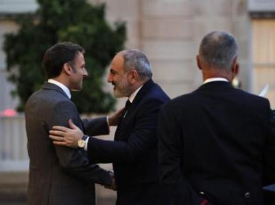 french-president-received-pashinyan-at-the-elysee-palace