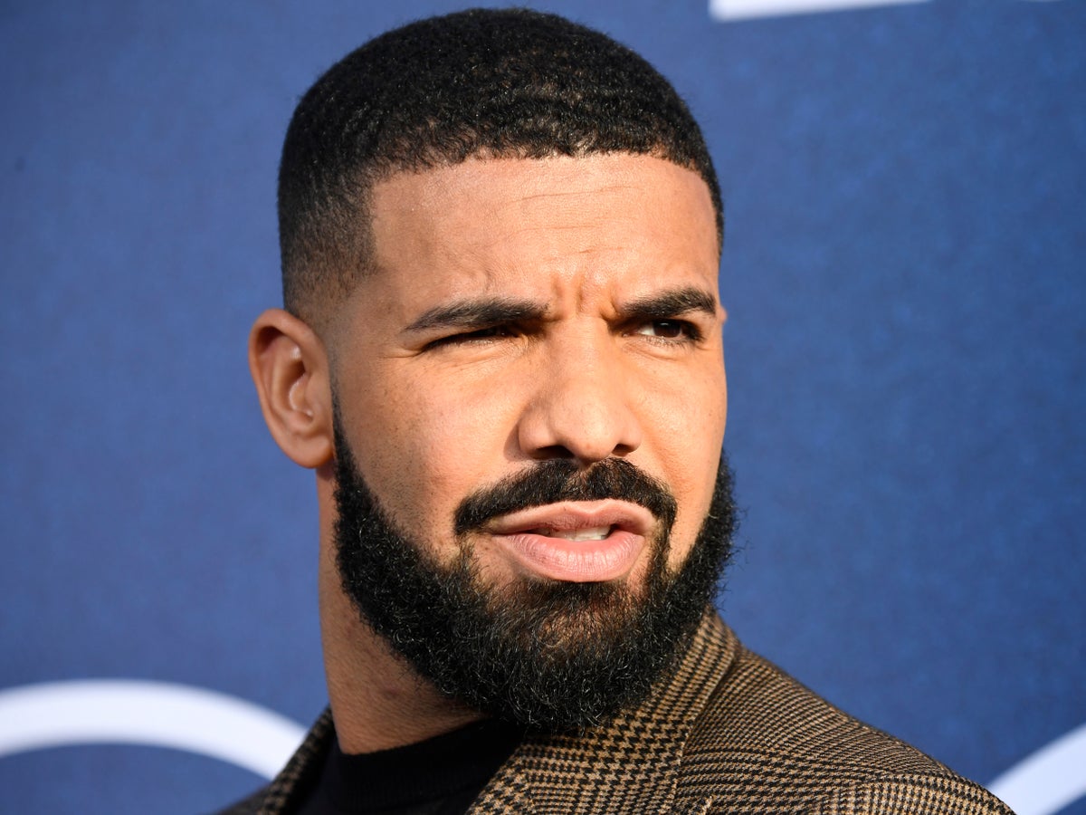 drake-shares-nail-biting-video-of-pilots-landing-his-private-jet-in-thick-fog