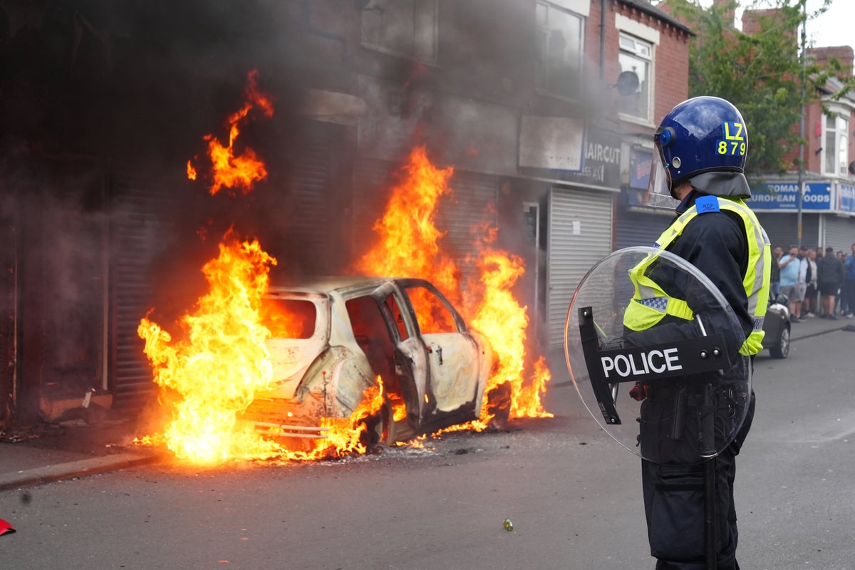 thousands-of-police-braced-for-day-of-riots-as-elon-musk-fans-flames-with-tirade-against-starmer