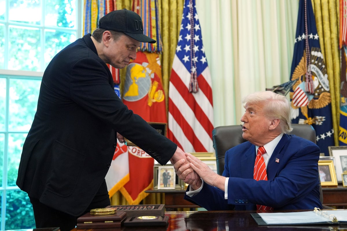 elon-musk-issues-groveling-apology-to-trump-saying-that-his-posts-‘went-too-far’