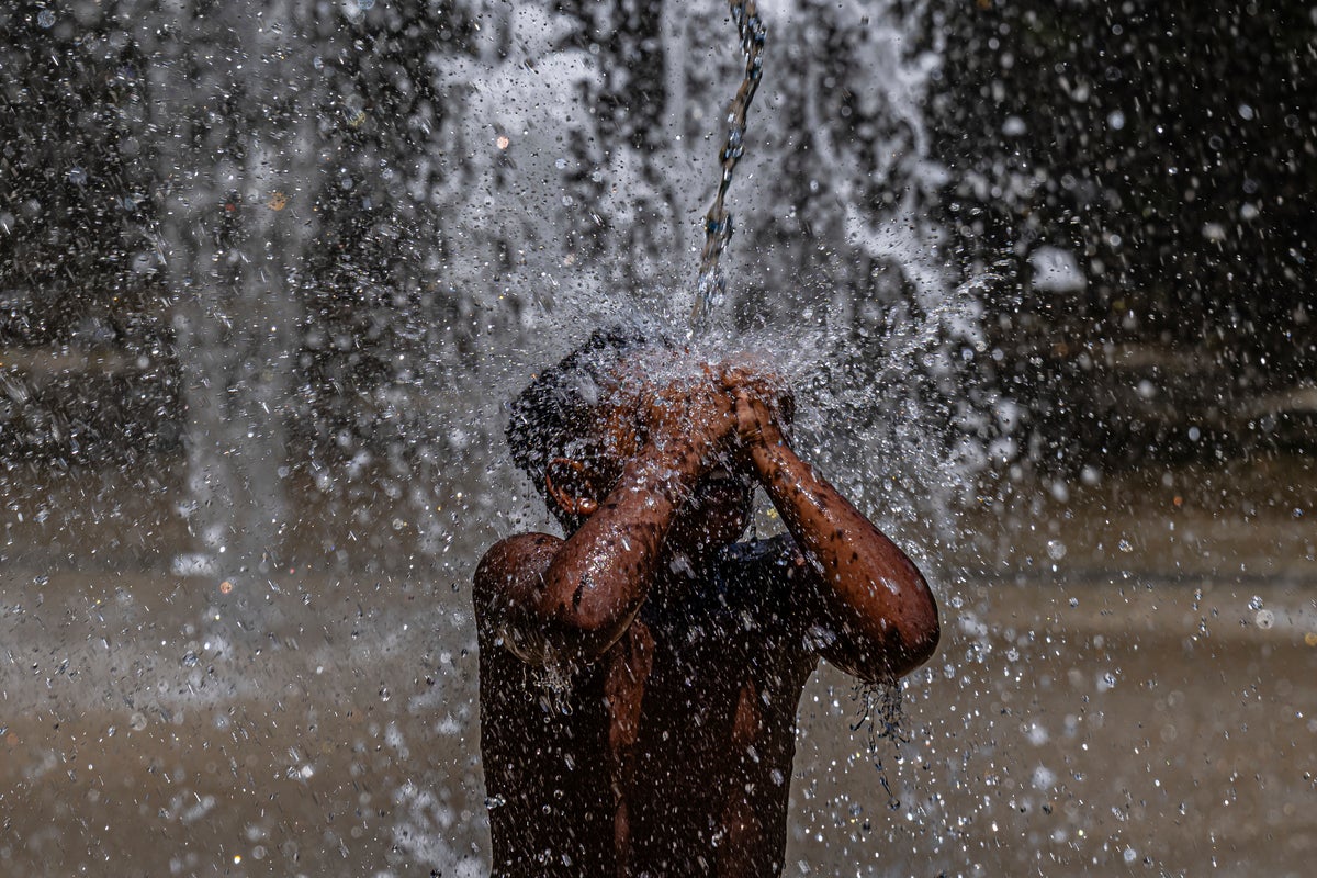 heat-wave-live-updates:-states-of-emergency-declared-across-multiple-us-cities-as-thousands-face-triple-digit-temperatures