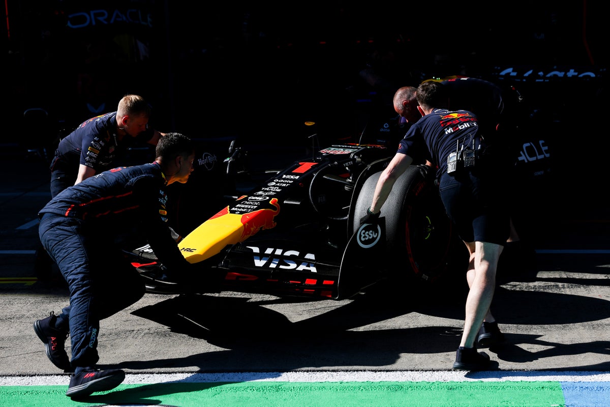 f1-austrian-gp-live:-max-verstappen-crashes-out-of-race-as-norris-battles-with-piastri