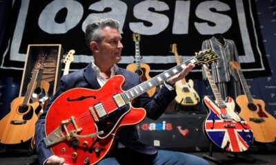 noel-gallagher’s-iconic-guitar-set-for-auction