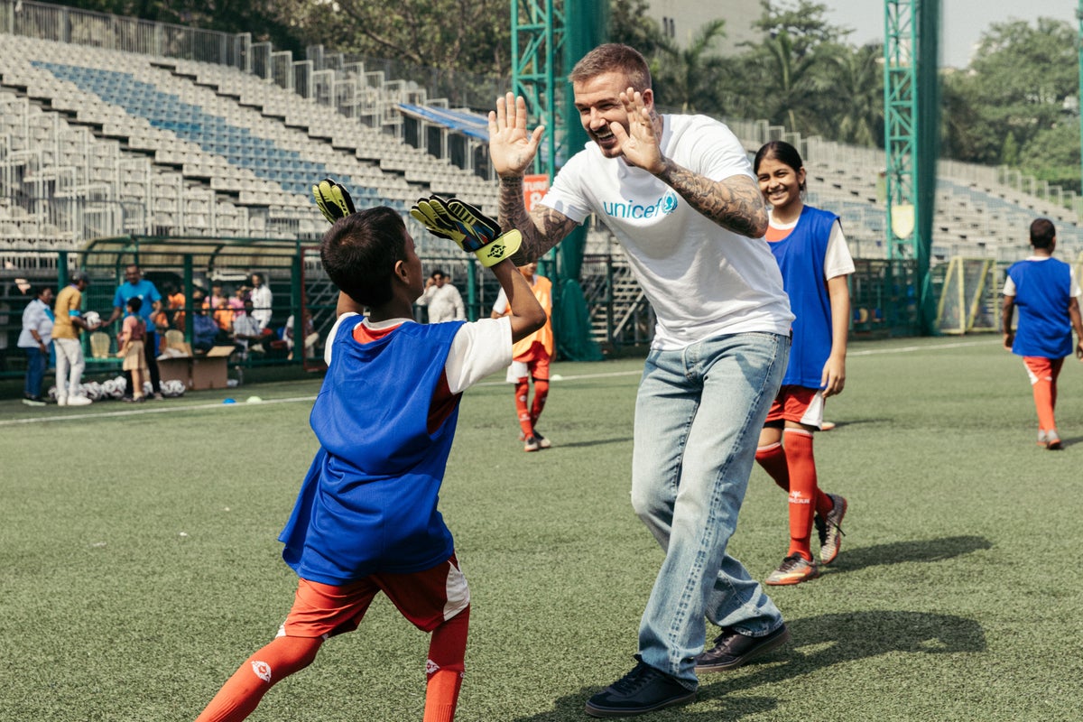 david-beckham-wows-children-with-football-skills-during-india-visit
