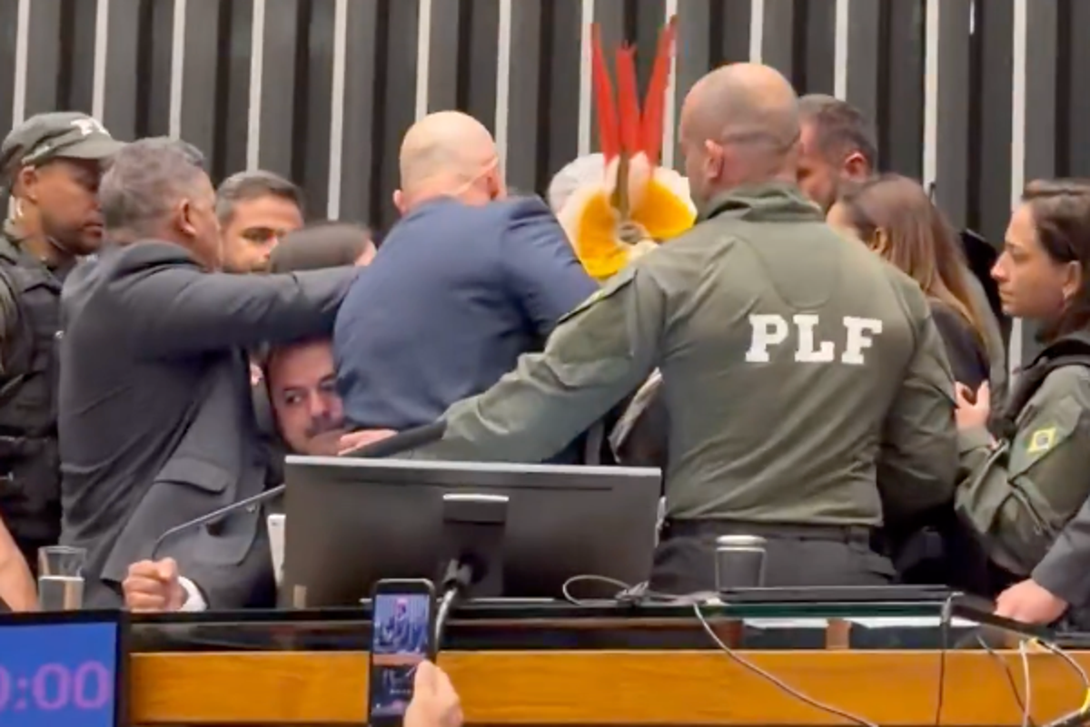 chaos-erupts-in-brazil’s-congress-with-politician-forcibly-removed