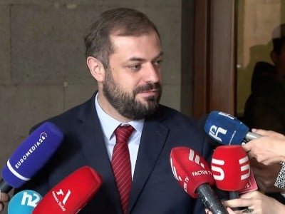 global-stars-will-soon-come-to-armenia,-economy-minister-says