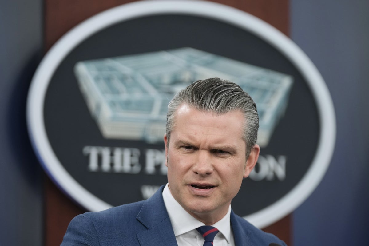 pentagon-is-banning-press-photographers-over-‘unflattering’-photos-of-pete-hegseth:-report