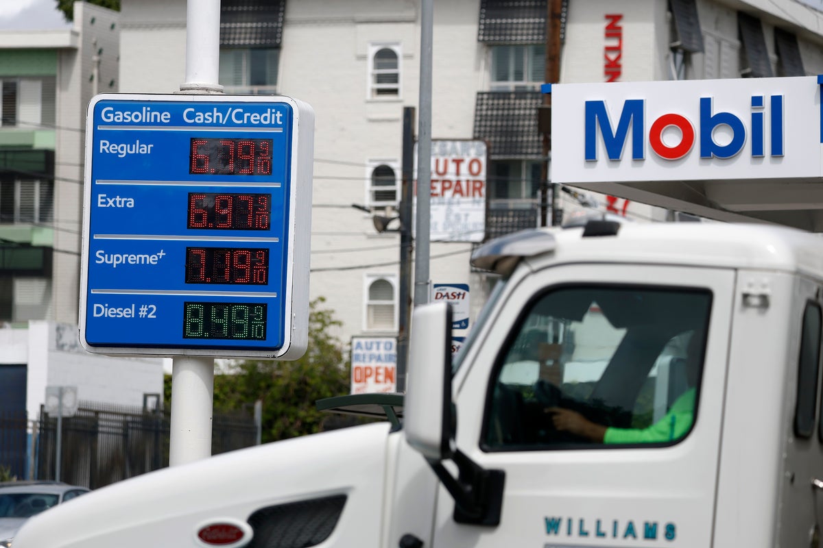 trump-claims-doubled-gas-prices-are-‘way-down’-as-his-transport-chief-tells-americans-to-take-road-trips