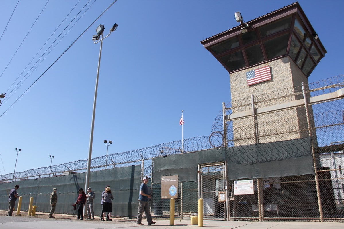 trump-promised-to-hold-30,000-migrants-at-guantanamo.-but-a-year-later-it’s-almost-empty,-report-claims