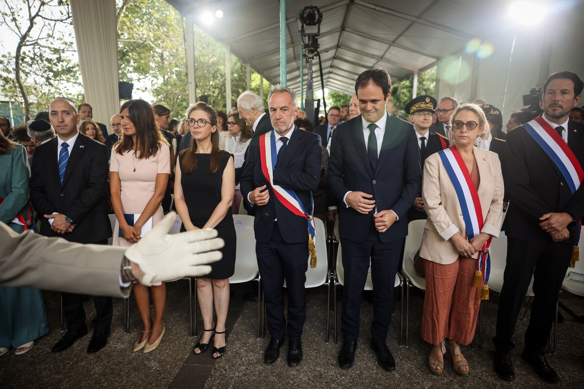 france-commemorates-the-vel-d’hiv-roundup-after-a-paris-plaque-honoring-rescuers-is-vandalized