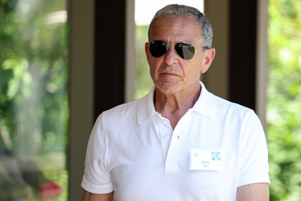 lakers-are-being-sold-to-ex-disney-chief-and-brother-of-trump-ally-for-$12.5-billion