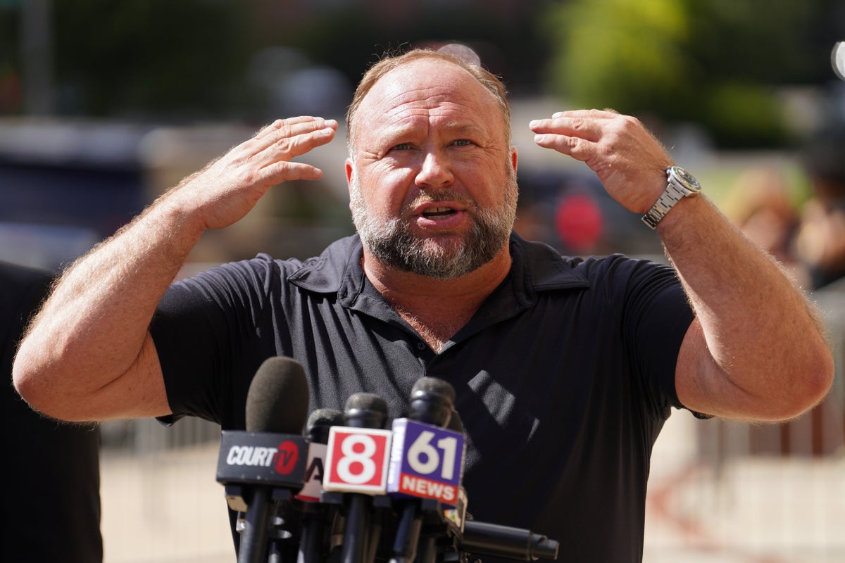alex-jones’-$50-million-verdict-for-false-sandy-hook-claims-is-reduced-to-$1.5-million