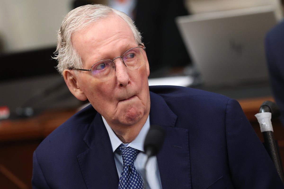 gop-senator-leans-in-to-tell-mitch-mcconnell-how-to-vote-at-committee-hearing